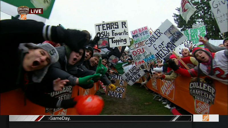 Illustration for article titled "Urban Meyer Is A Juggalo": Your College GameDay Sign Roundup